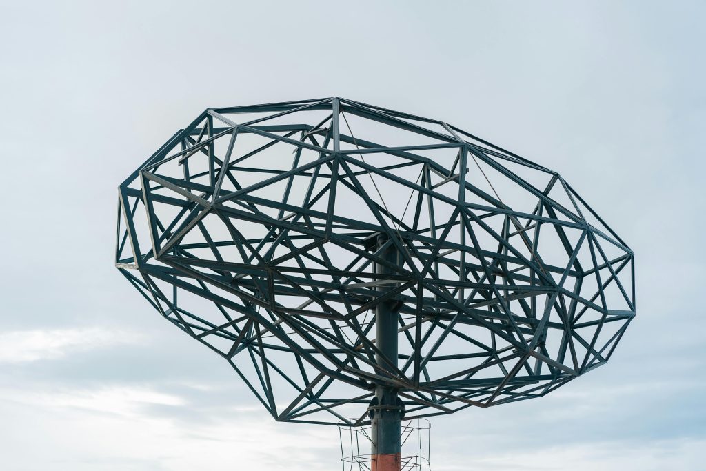 brain-Iron-Construction-on-a-Pole